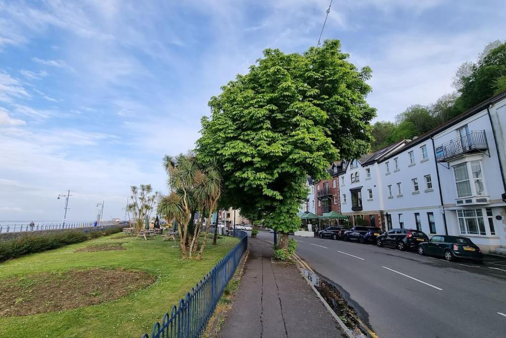 Lovely Seafront Apartment With Garden Swansea Exterior photo