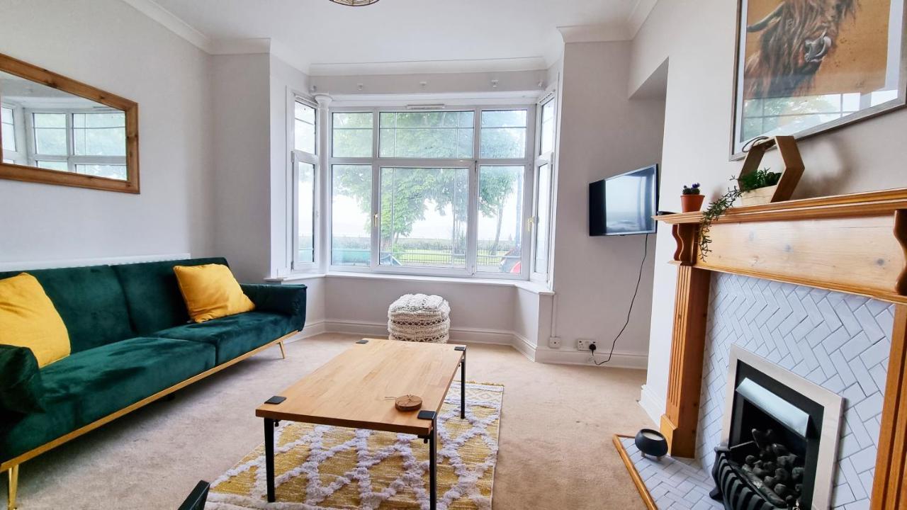 Lovely Seafront Apartment With Garden Swansea Exterior photo