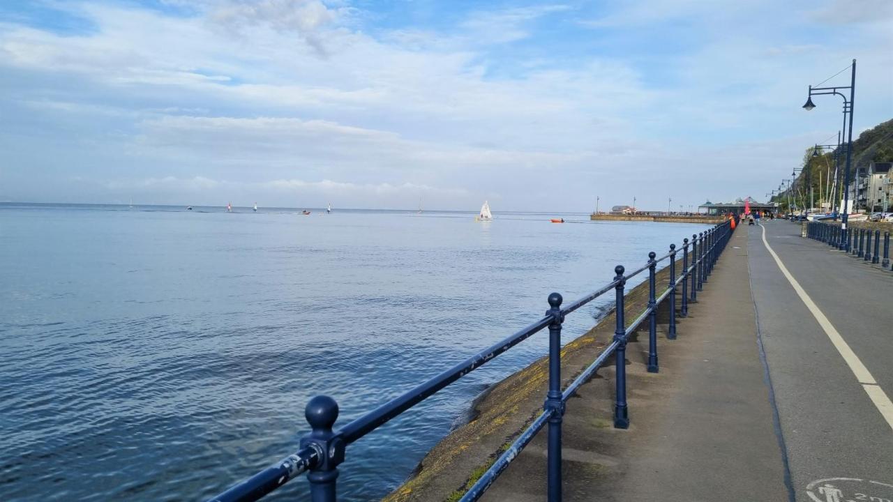 Lovely Seafront Apartment With Garden Swansea Exterior photo